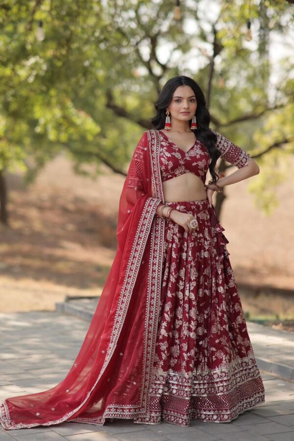 Gleska Lehenga Choli & Dupatta Set With Dori Latkan With Embroidered work